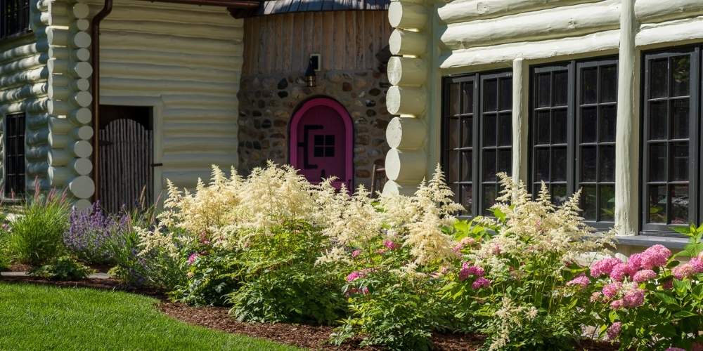 white astible with pink hydrangea