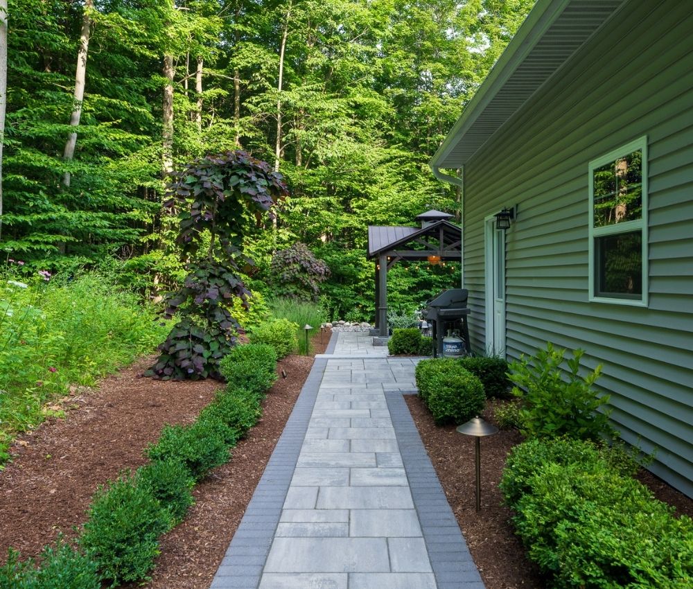 dark-charcoal-paver-walkway dark charcoal paver walkway
